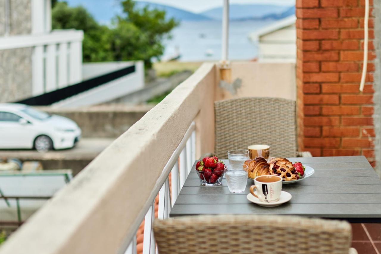 Villa Waikiki Beach House à Tivat Extérieur photo