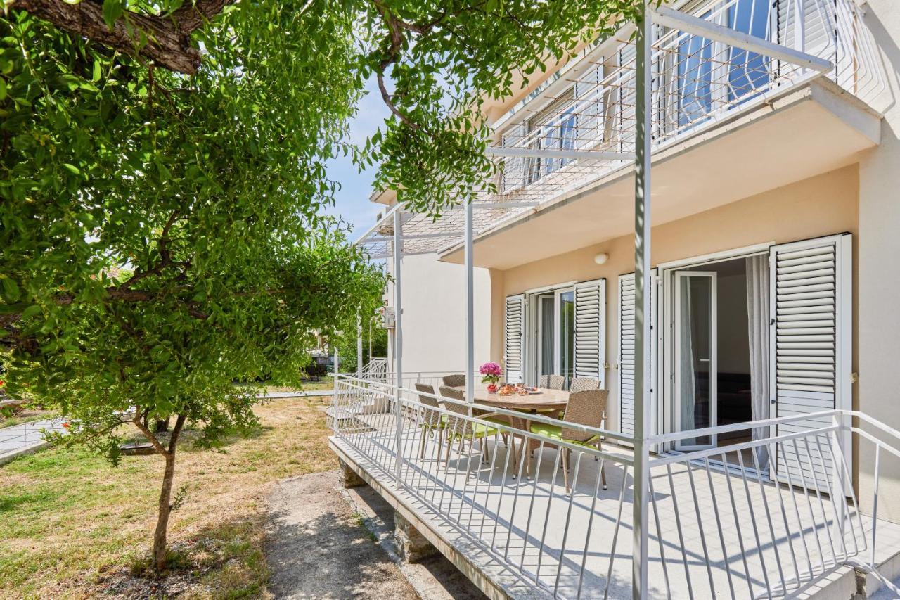 Villa Waikiki Beach House à Tivat Extérieur photo