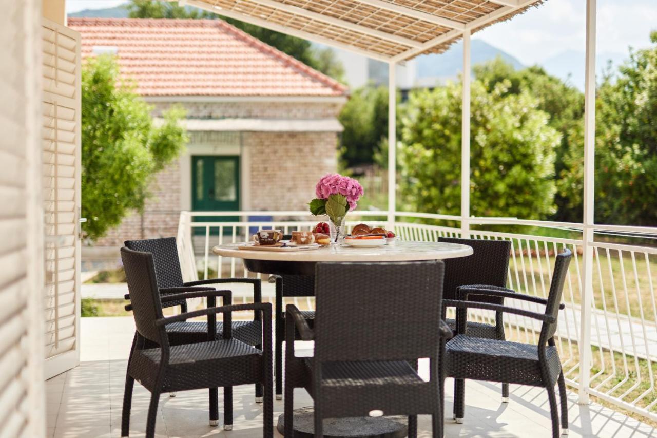 Villa Waikiki Beach House à Tivat Extérieur photo