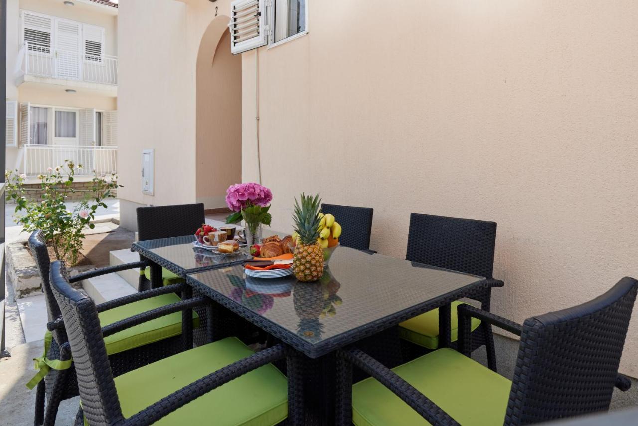 Villa Waikiki Beach House à Tivat Extérieur photo